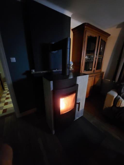 Le Reposoir Maison Spacieuse Avec Feu Au Bois Bertogne エクステリア 写真