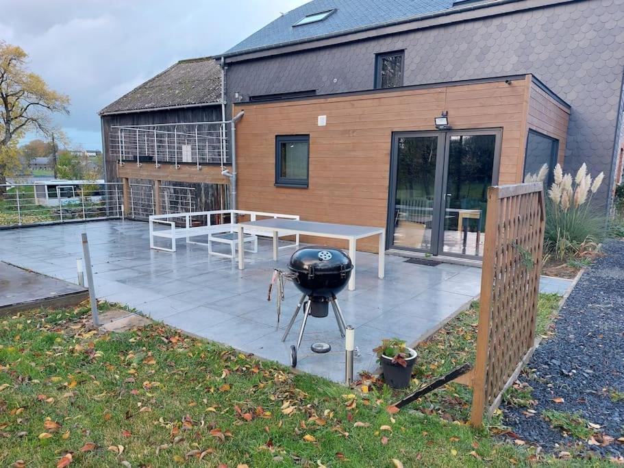 Le Reposoir Maison Spacieuse Avec Feu Au Bois Bertogne エクステリア 写真