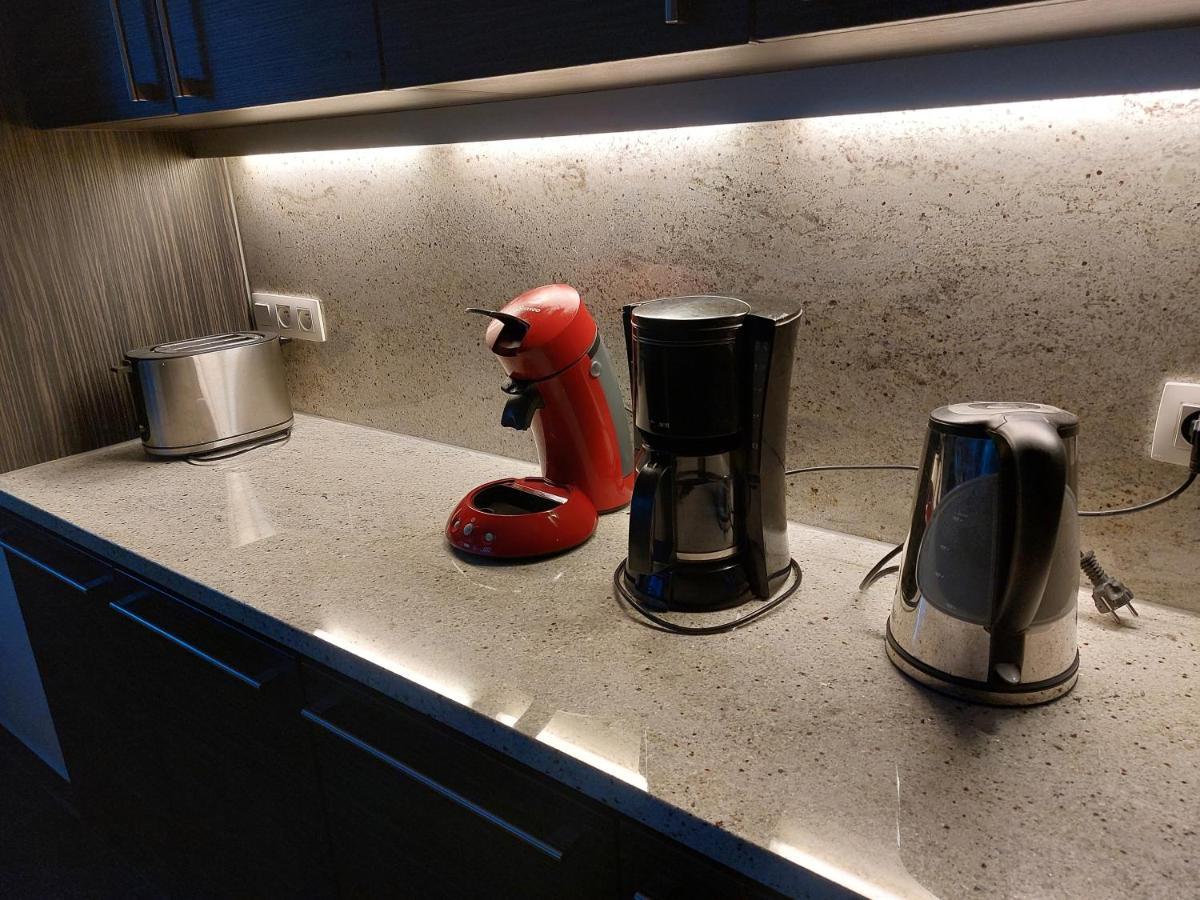Le Reposoir Maison Spacieuse Avec Feu Au Bois Bertogne エクステリア 写真